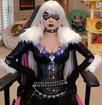 Full leaked Emiru  page private photo