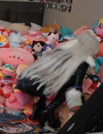 Full leaked Emiru  page private photo