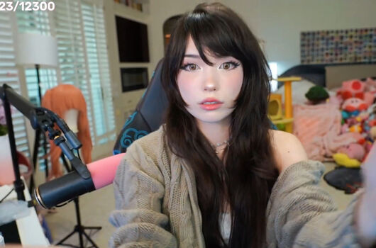 Full leaked Emiru  page private photo
