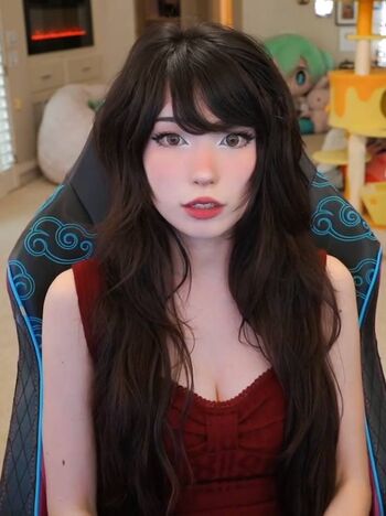 Full leaked Emiru private photo