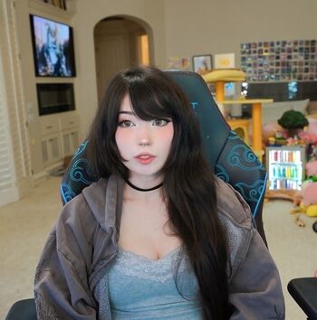 Full leaked Emiru private photo