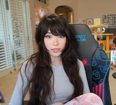 Full leaked Emiru  page private photo