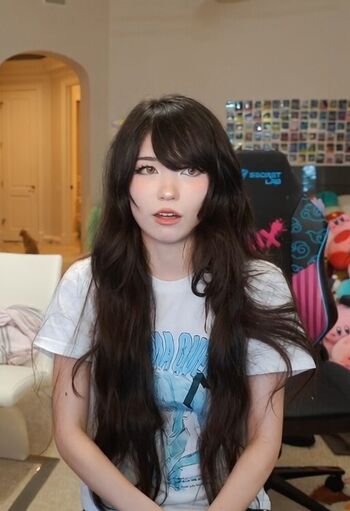 Full leaked Emiru  page private photo