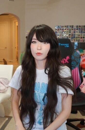 Full leaked Emiru  page private photo