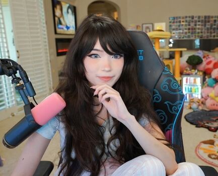 Full leaked Emiru  page private photo