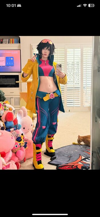 Full leaked Emiru private photo