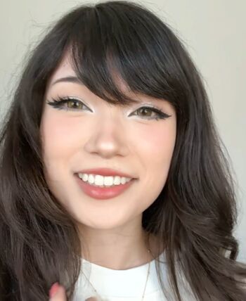 Full leaked Emiru page private photo