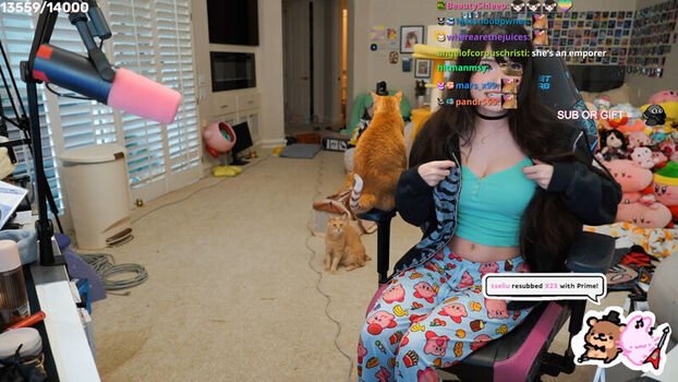 Full leaked Emiru  page private photo