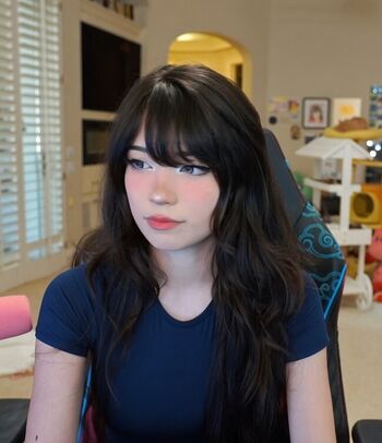 Full leaked Emiru page private photo