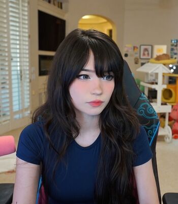 Full leaked Emiru page private photo