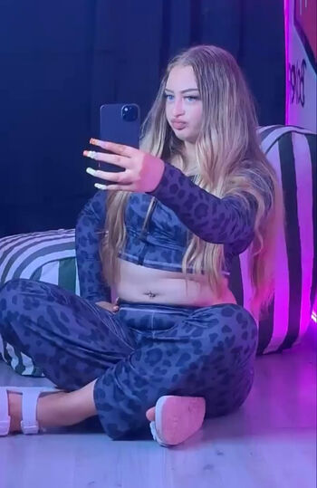 Full leaked Emma boyer private photo