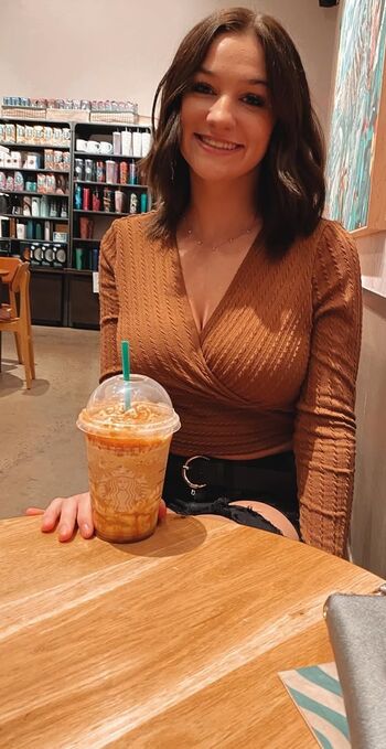 Full leaked Emma feathers private photo