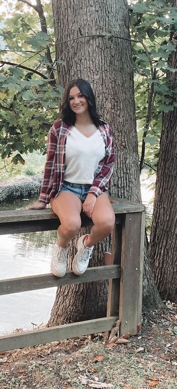 Full leaked Emma feathers private photo