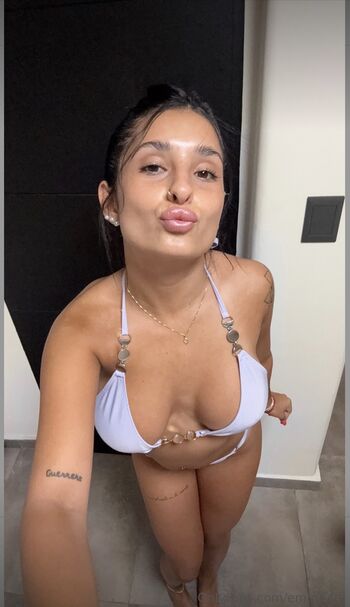 Full leaked Emma lrt page private photo