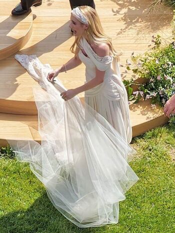 Full leaked Emma roberts private photo