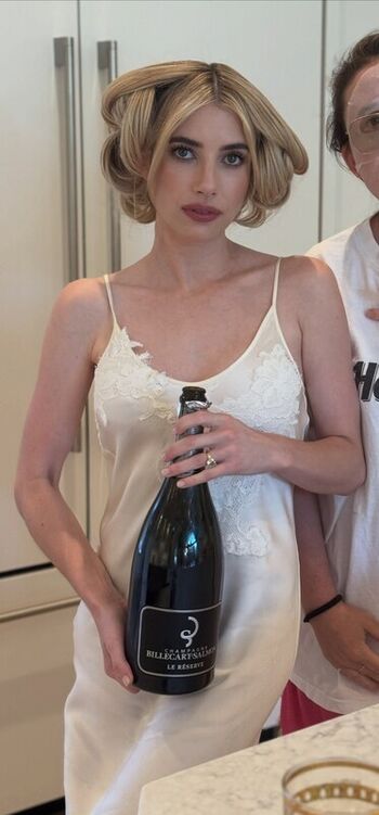Full leaked Emma roberts private photo