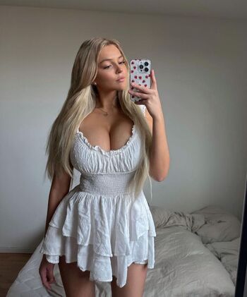 Full leaked Gummies or saralia page private photo