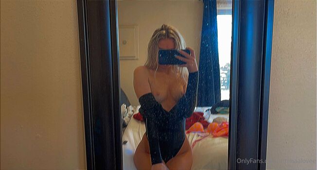 Full leaked Emmaalovee private photo