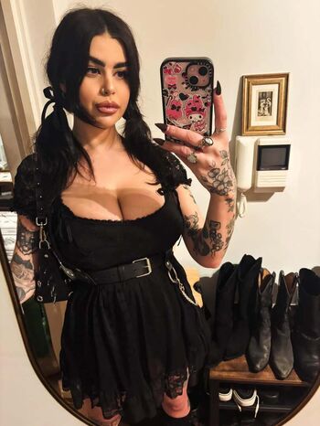 Full leaked Emmaloubeedie private photo