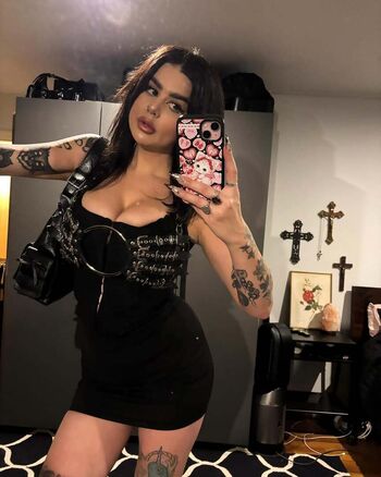 Full leaked Emmaloubeedie private photo