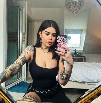 Full leaked Emmaloubeedie private photo