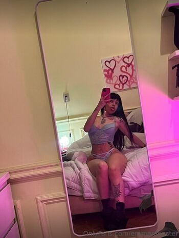 Full leaked Emmamonster private photo