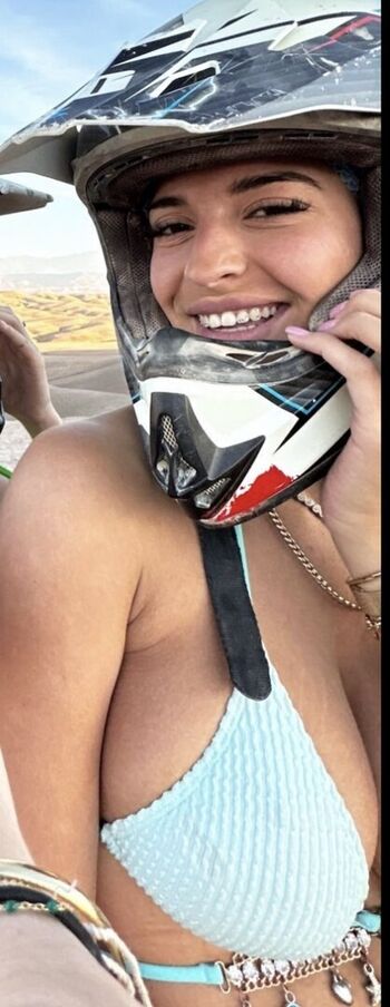 Full leaked Emmazoug private photo