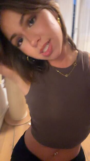 Full leaked Emmilovscats private photo
