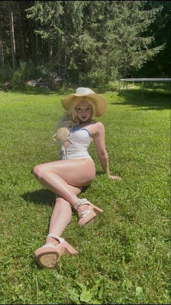 Full leaked Emmy speens private photo