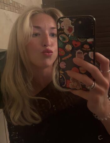 Full leaked Emmybunnyx private photo