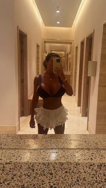Full leaked Emmymxoxo private photo