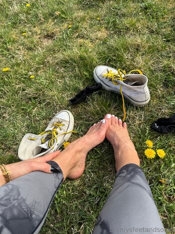 Full leaked Emmysfeetandsocks private photo