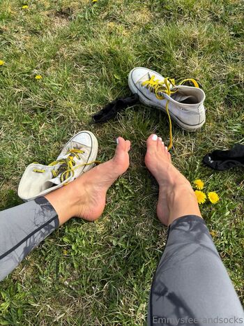 Full leaked Emmysfeetandsocks private photo