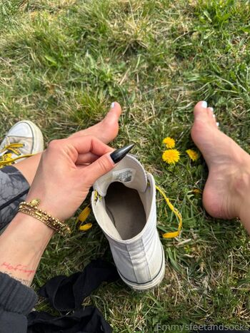 Full leaked Emmysfeetandsocks private photo