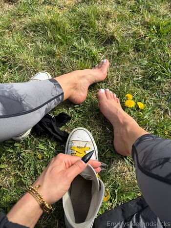 Full leaked Emmysfeetandsocks private photo
