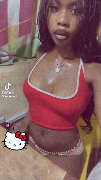 Full leaked Emocastl private photo