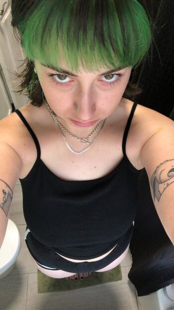 Full leaked Emocranberries private photo