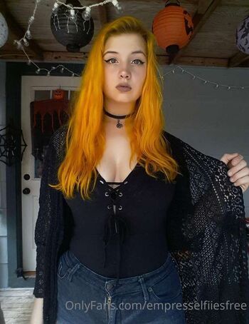 Full leaked Empresselfiie private photo