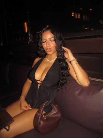 Full leaked Emsdollazzz private photo