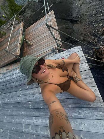 Full leaked Emy gauthier private photo