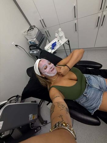 Full leaked Emy gauthier private photo