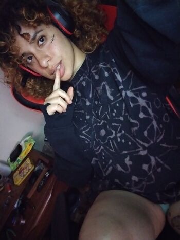 Full leaked Emylia smith private photo