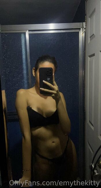 Full leaked Emythekitty private photo