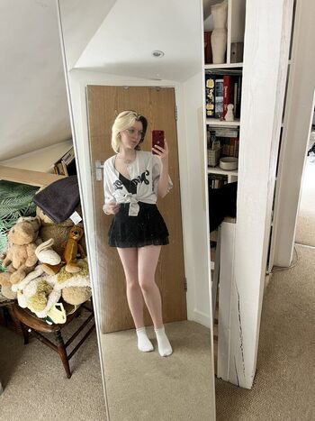 Full leaked Emzeeni private photo