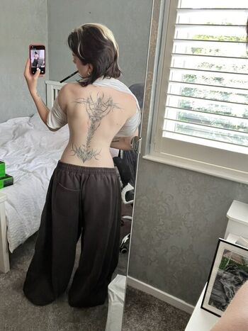 Full leaked Emzeeni private photo
