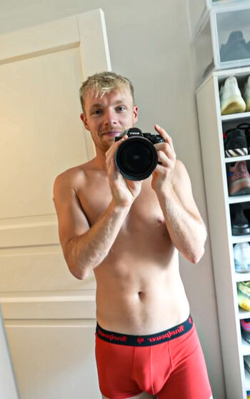 Full leaked Enzoknol private photo