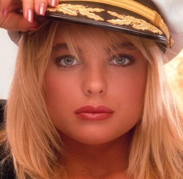 Full leaked Erika eleniak private photo