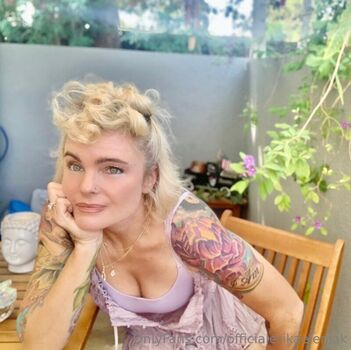 Full leaked Erika eleniak private photo