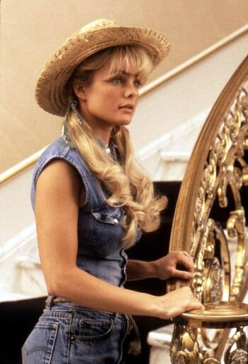 Full leaked Erika eleniak private photo