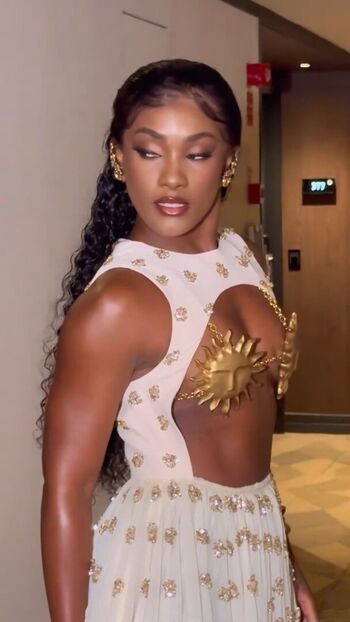 Full leaked Erika januza page private photo